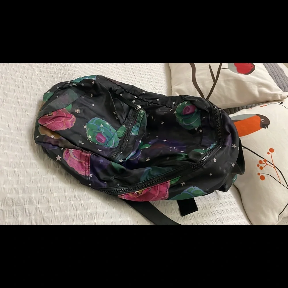 Light-weight back pack - Picture 2 of 2